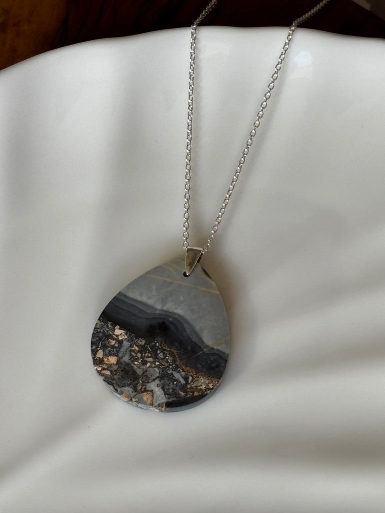 Maligano Pendant Necklace