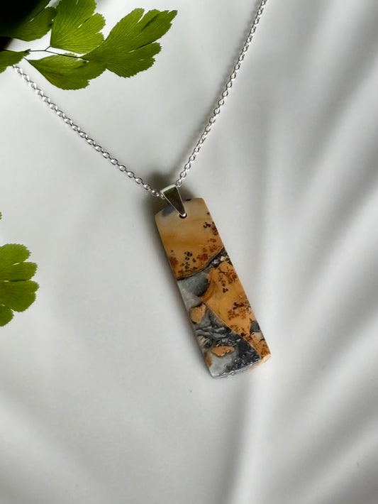 Maligano Pendant Necklace