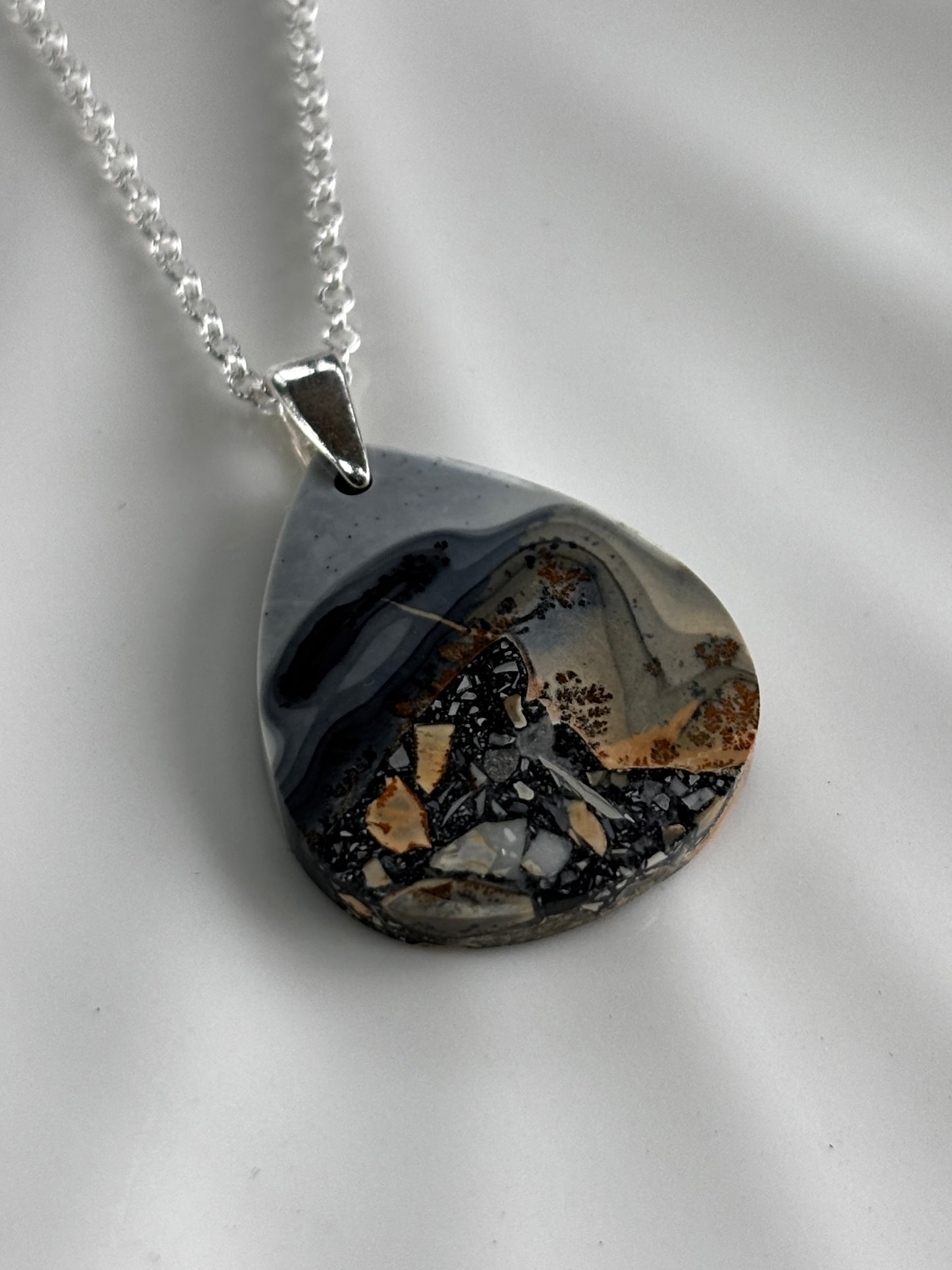 Maligano Pendant Necklace