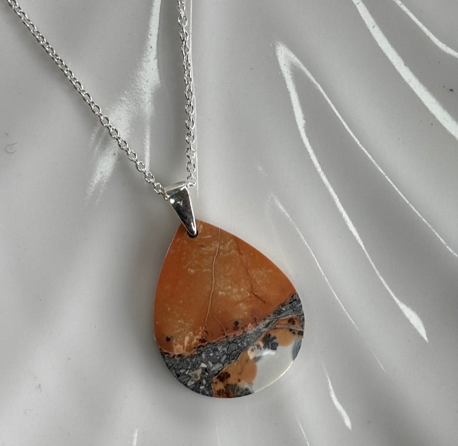 Maligano Pendant Necklace