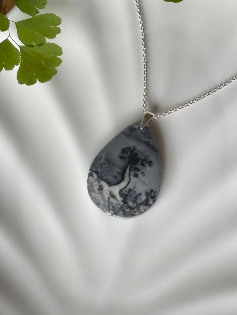 Maligano Pendant Necklace