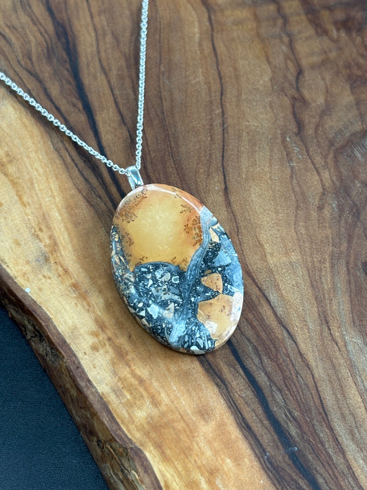 Large Maligano Pendant Necklace