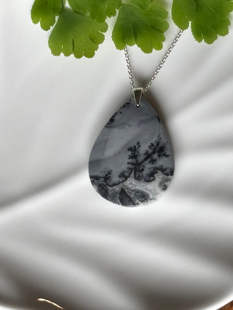 Maligano Pendant Necklace