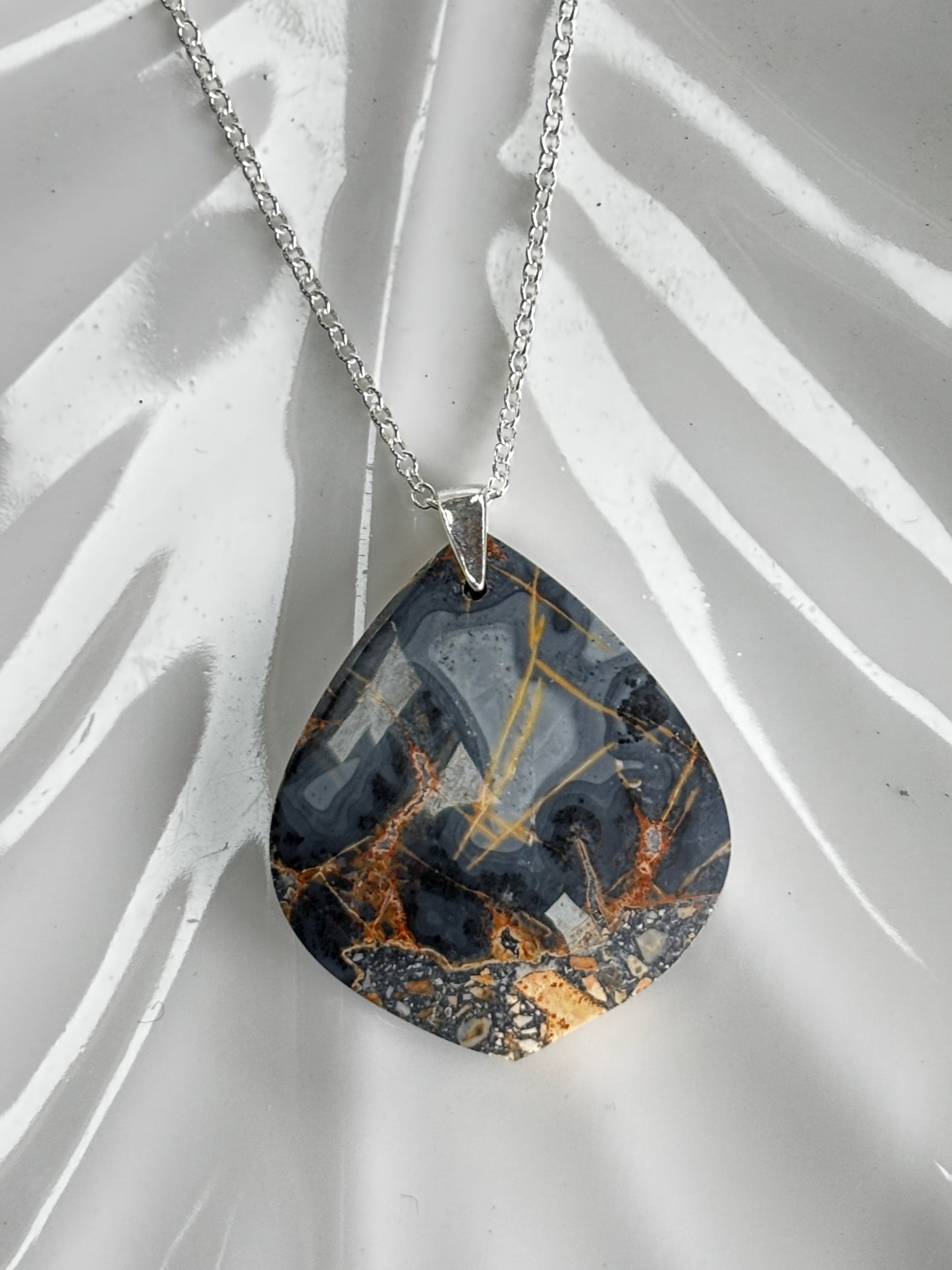Maligano Pendant Necklace