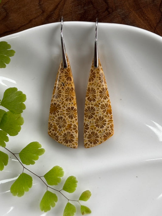 Fossilized Coral Dangle Earrings (retro)