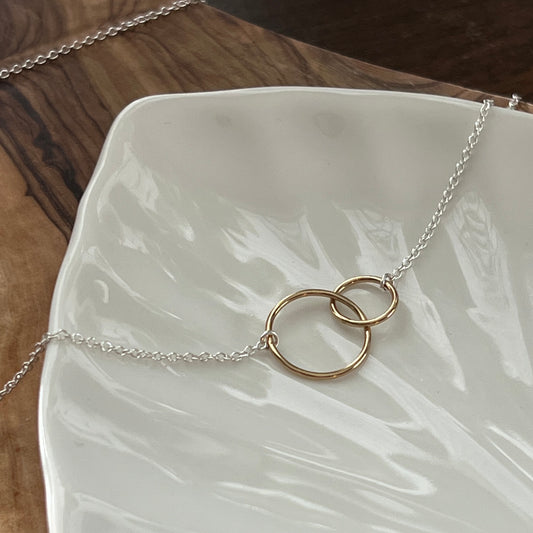 Interlocking 14k Gold Circles Necklace